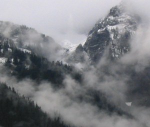 mountain-peaks-and-mist